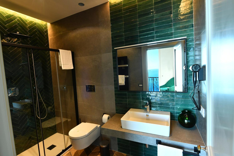 Bathroom 2, In Costa Relais & Luxury Suites, Salerno