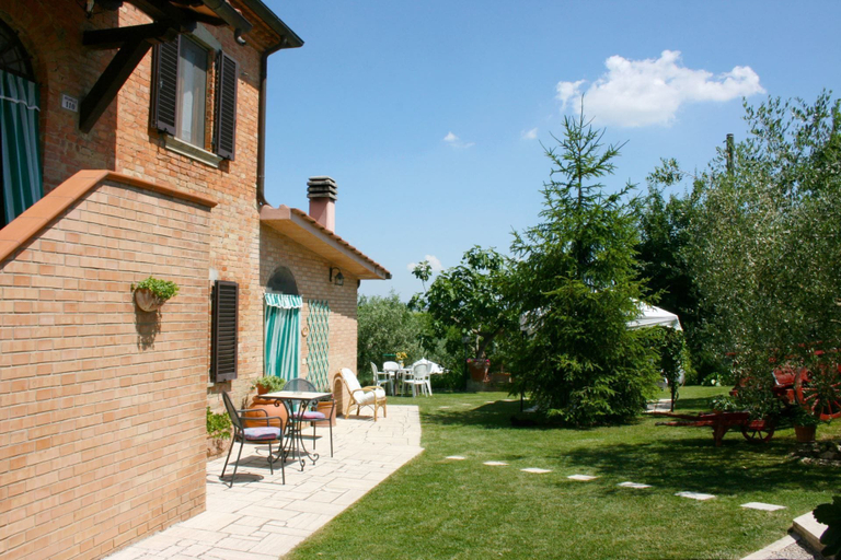 Exterior 3, Wonderful Private Villa With Private Pool, TV, Pets Allowed and Parking, Close to Montepulciano, Siena