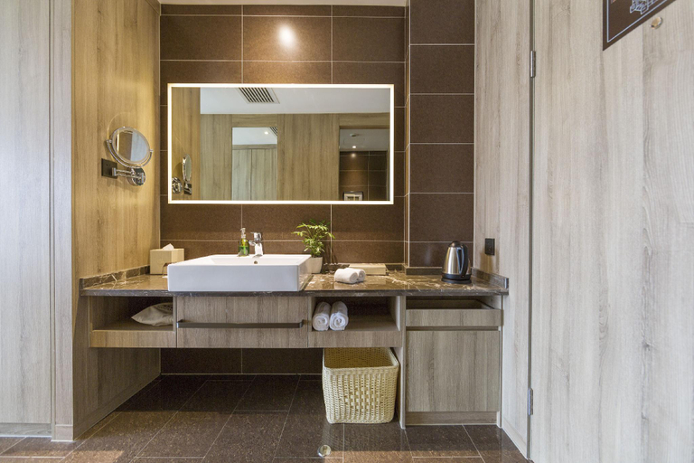 Bathroom 4, Atour Hotel Shanghai Xinzhuang, Shanghai