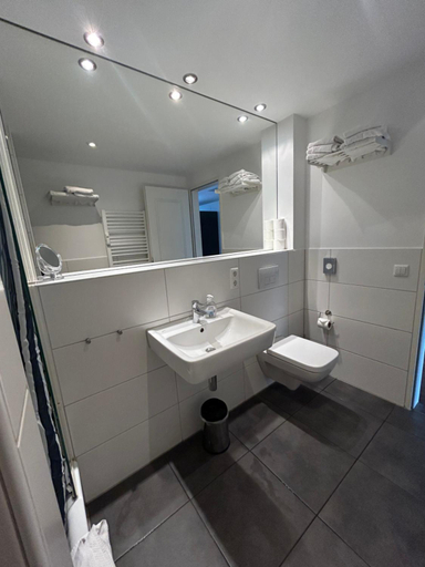 Bathroom 3, Apartments am Sudkanal, Hamburg