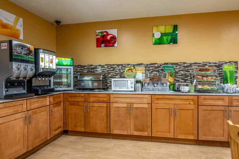 Food & Drinks 5, Quality Inn Tully I-81, Onondaga