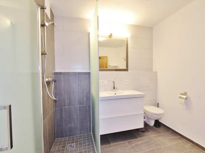 Bathroom 2, Chalet in Neukirchen with Mountain Views, Zell am See
