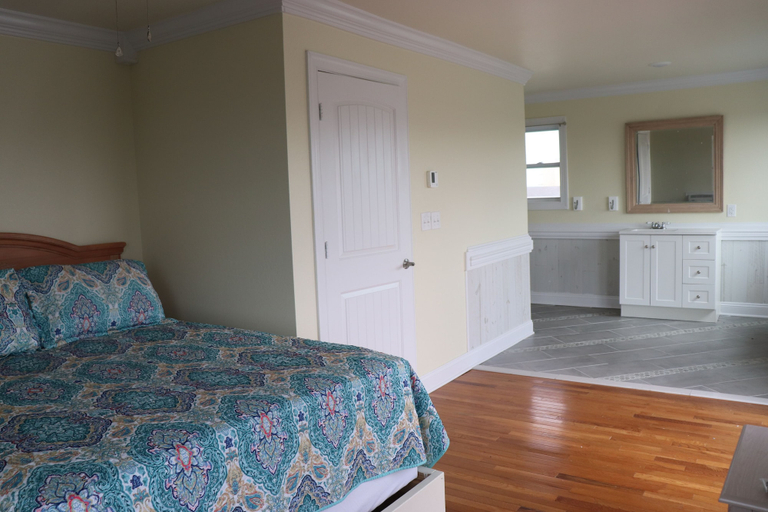 Bedroom 3, 1817 Oceanfront Bed & Breakfast, Dare