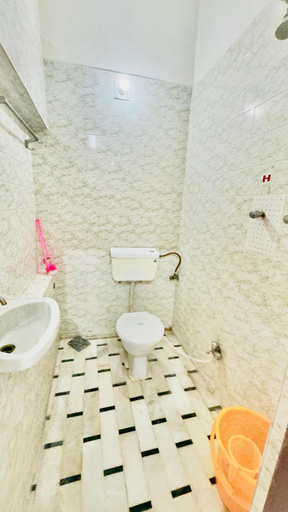 Bathroom, Hotel White House - A Family Homestay, Ajmer