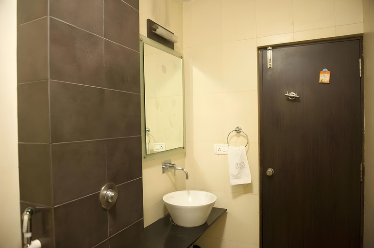 Bathroom 3, Hotel Siddharta, Mysore