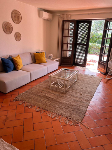 Room 5, T2 Monte Sol W Pool Sunny Patio by HsR Vilamoura, Loulé