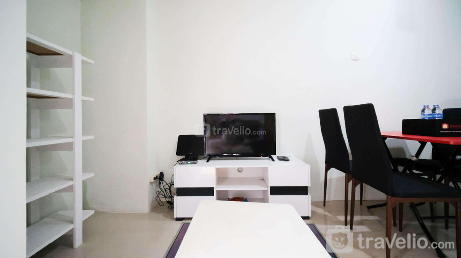 Bedroom 2, Best Cozy Living 2BR at Bale Hinggil By Travelio, Surabaya
