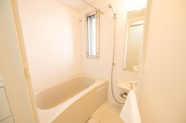 Bathroom 3, B201|池袋駅まで4分|新宿・銀座直通|最寄駅徒歩1分|新築|1Fコンビニ, Itabashi