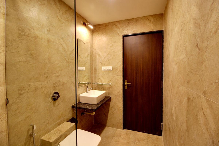 Bathroom 4, Ivy Park Resort, Satara
