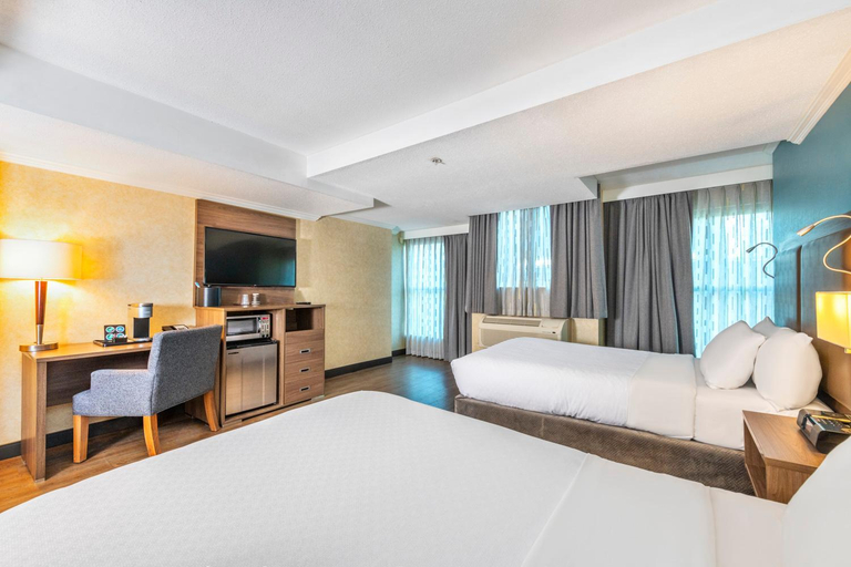 Bedroom 3, Grand Park Hotel & Suites Downtown Vancouver, an Ascend Collection Hotel, Greater Vancouver