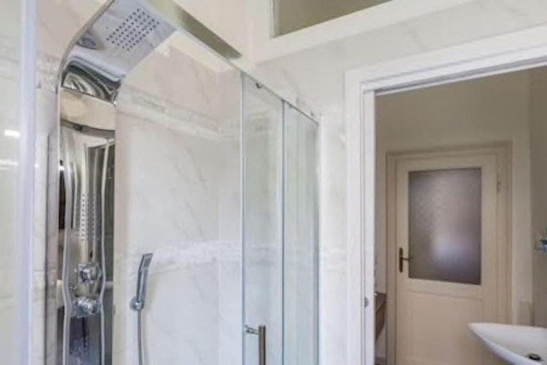 Others 2, Exquisite Stay Via Crema, Milano
