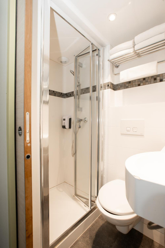Bathroom 3, Hotel de la Terrasse, Paris