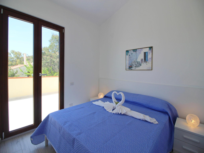 2, Apartment on Costa Rei with Stunning Beaches, Cagliari