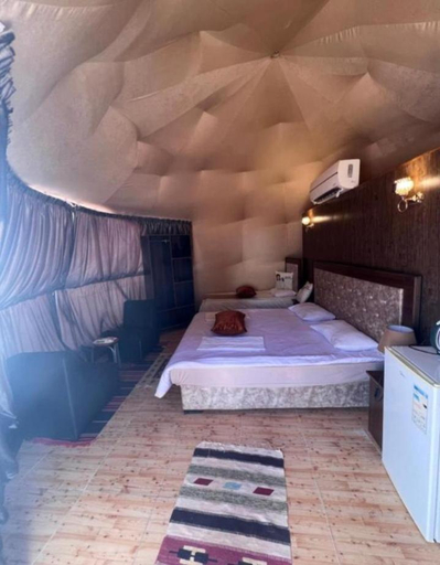 Bedroom 2, Enad desert camp, Quaira