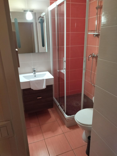 Bathroom 4, L'Orangerie, Deux-Sèvres