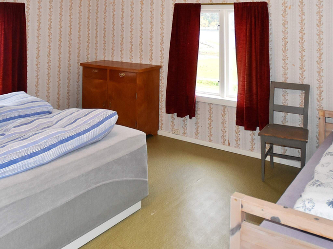 Bedroom 2, person holiday home in Snillfjord-By Traum, Snillfjord