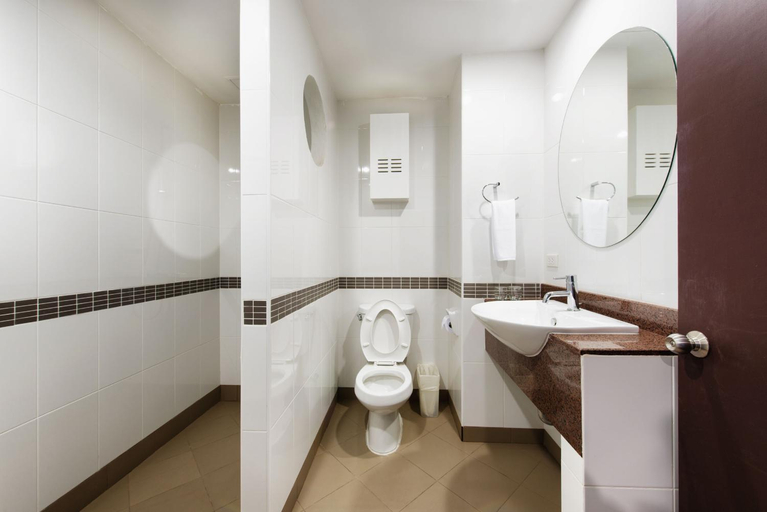 Bathroom 5, Capital Mansion, Phaya Thai