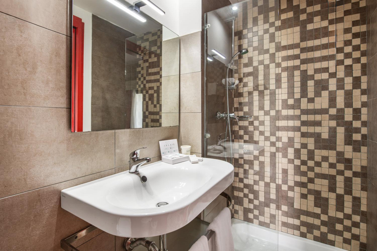 Bathroom 4, VOI Alimini Resort, Lecce