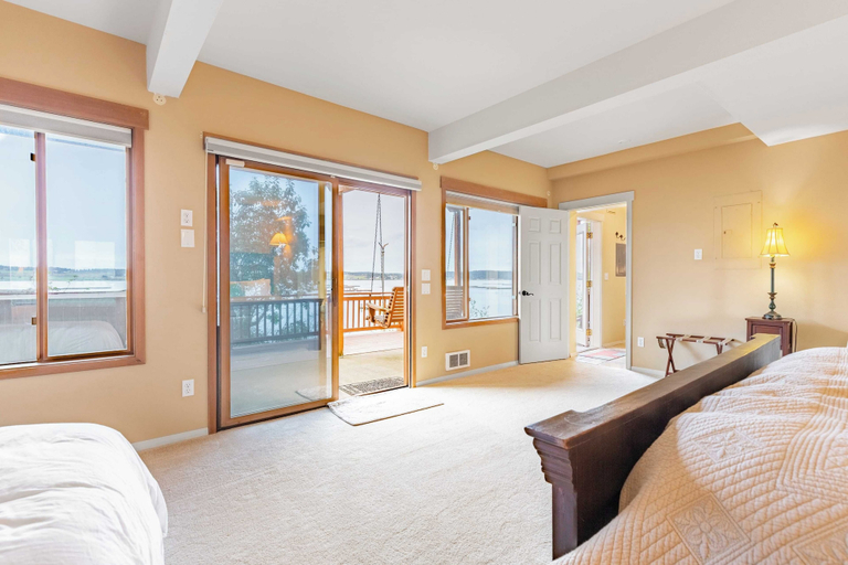 Bedroom 4, Madrona Beach House by Avantstay Waterfront Home, Island