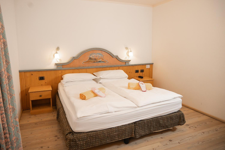 Bedroom 3, Wellness Hotel Lupo Bianco, Trento