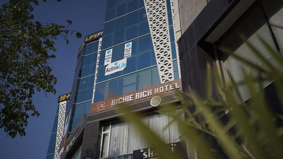 Exterior & Views, HOTEL RICHIE RICH , Ahmadabad