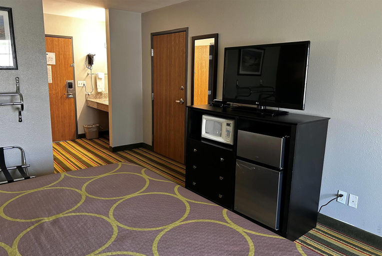 Others 5, Super 8 by Wyndham Mound City, Holt