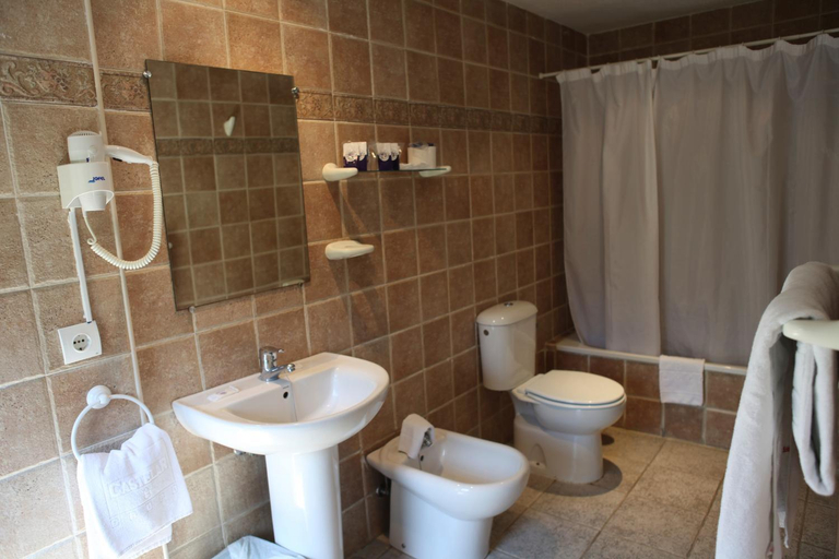 Bathroom 3, Hotel Termas de Liérganes, Cantabria
