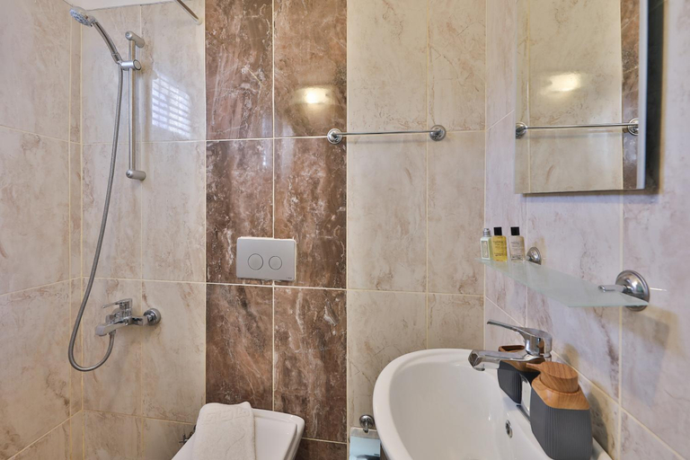 Bathroom 5, Bahar Pansiyon, Kaş