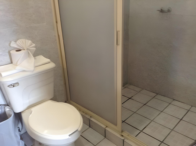Bathroom 4, Hotel Zafra, Torreón