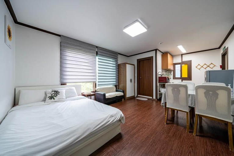 Bedroom 3, Trapezium Pension Gapyeong, Gapyeong