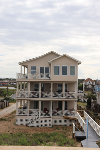 Exterior & Views, 1817 Oceanfront Bed & Breakfast, Dare