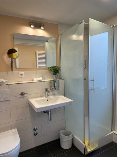 Bathroom 3, Hotel Zum Roten Tore, Lüneburg