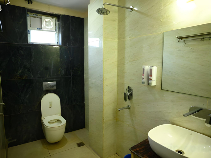 Bathroom 3, Kings Inn Hotel , Ranchi