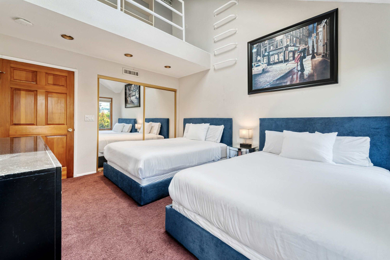 Room 4, NEW - 1 Location-family-5br-yard-gym-parking, Los Angeles