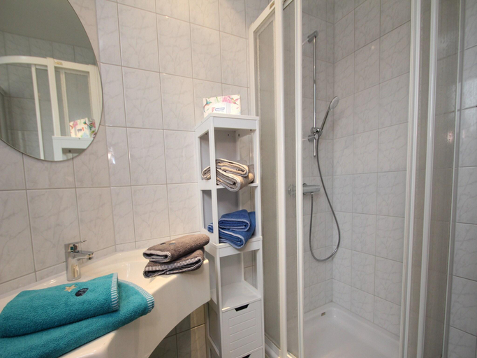 Bathroom 4, Reihenhaus am Gross Labenzer See, Klein Labenz, Nordwestmecklenburg