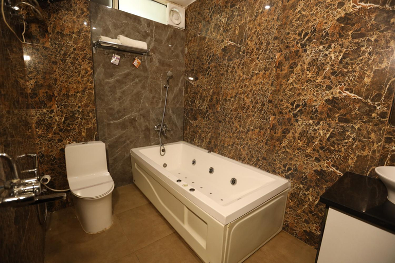 Bathroom 4, Hotel Lavit Couple Friendly near Faridabad Metro station, Faridabad