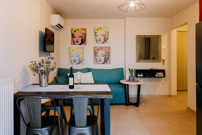 Room 4, Urban Living Minicasa Nomad - Kalamata s Hideaway, Peloponnese