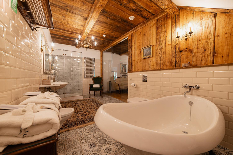Bathroom 3, Boutique Hotel Virkas muiza, Kuldiga
