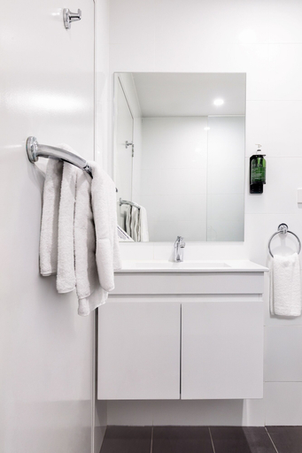 Bathroom 4, Kingsgrove Hotel, Sydney