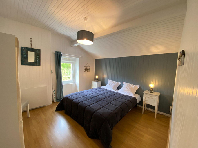 Bedroom 2, Charming Cottage near Mont St. Michel Bay, Manche