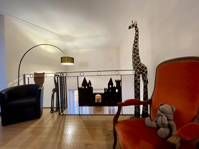 Others 3, Cote Cite appartements - Parking prive - 100m Cite medievale, Aude