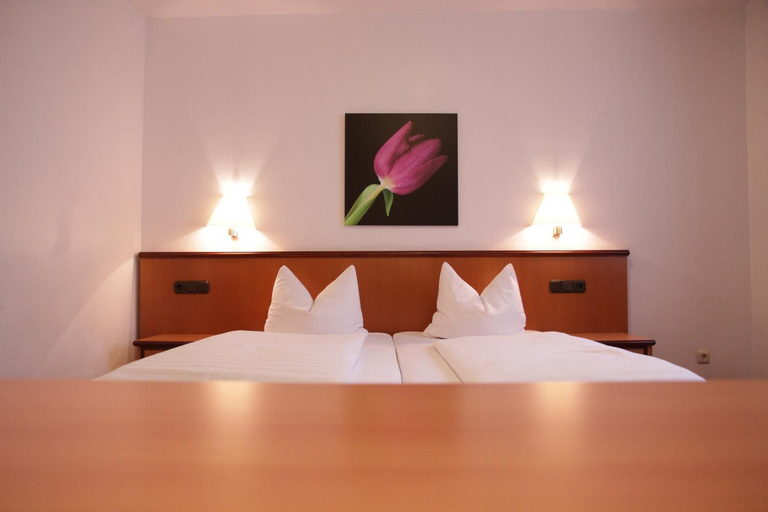 Bedroom, Landhotel Hirsch, Kempten (Allgäu)