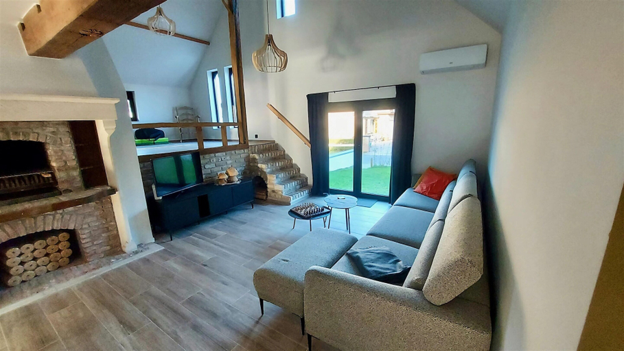 Living room 2, Luxurious Villa in a Residential Location, West-Vlaanderen