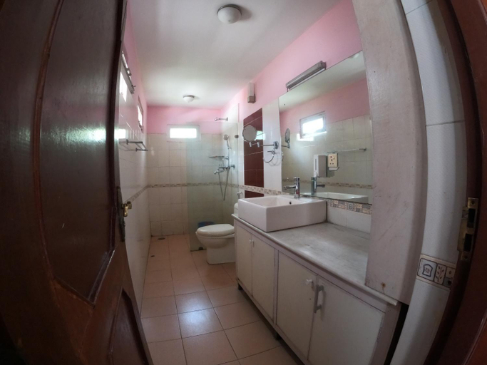 Bathroom, Kusum Hotel, Bagmati