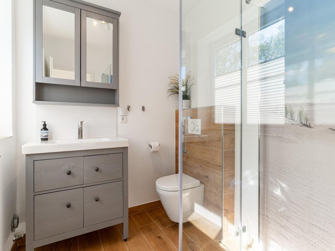 Bathroom 3, Ferienwohnung in St. Peter-ording, Nordfriesland
