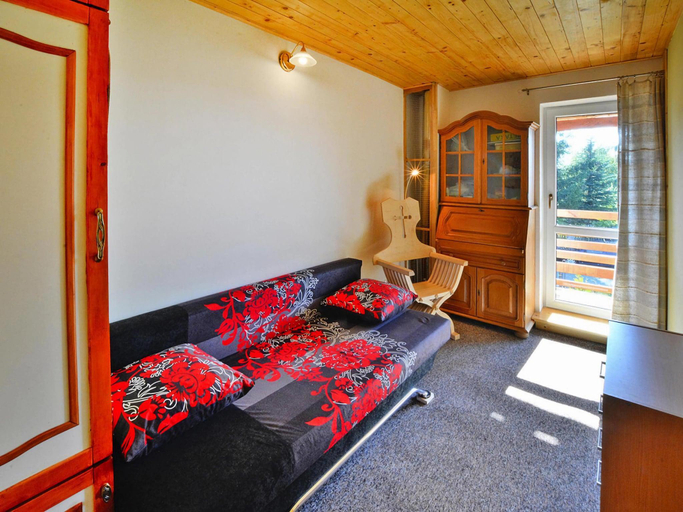 Others 5, Lakeside holiday home, private garden, Szczecinek