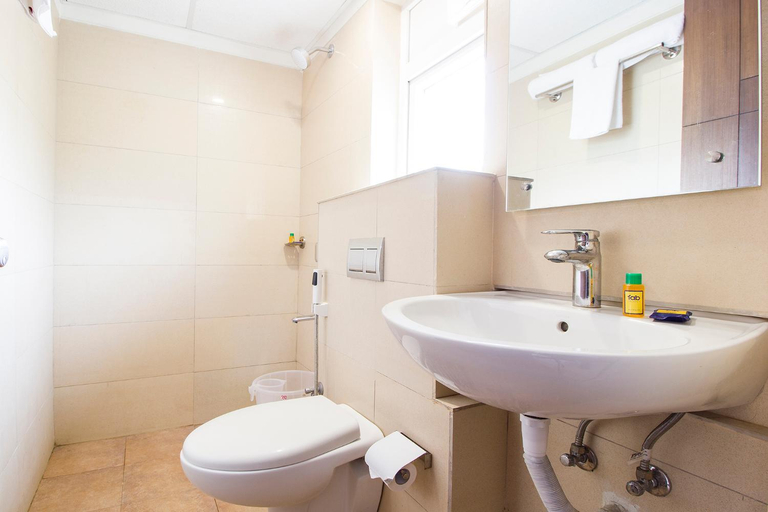 Bathroom 4, FabHotel Limestone Suites - 750m from Yashoda Hospitals, Somajiguda, Hyderabad