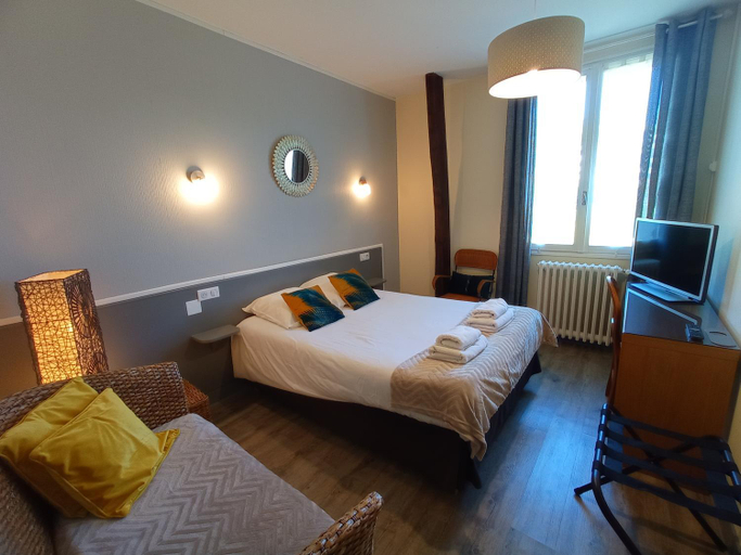 Bedroom 3, Logis Hotel AMBROISE, Corrèze