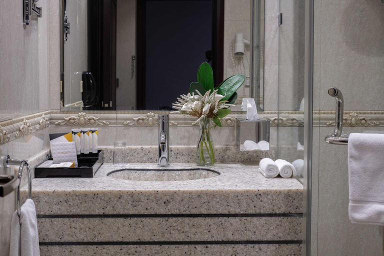 Bathroom 5, WARWICK AL JUBIAL HOTEL, Al Jubail