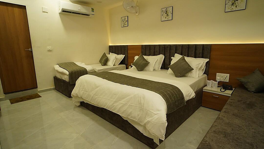 Bedroom 2, HOTEL RICHIE RICH , Ahmadabad